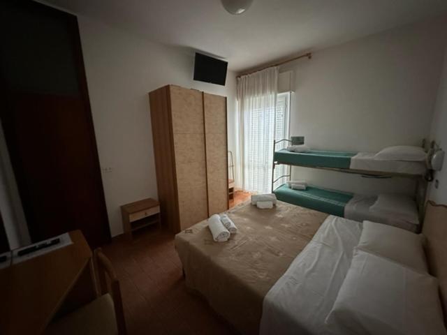 Hotel Villa Vera リミニ エクステリア 写真