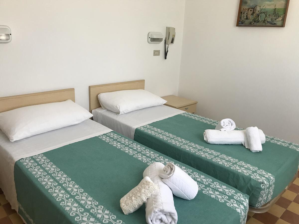 Hotel Villa Vera リミニ エクステリア 写真